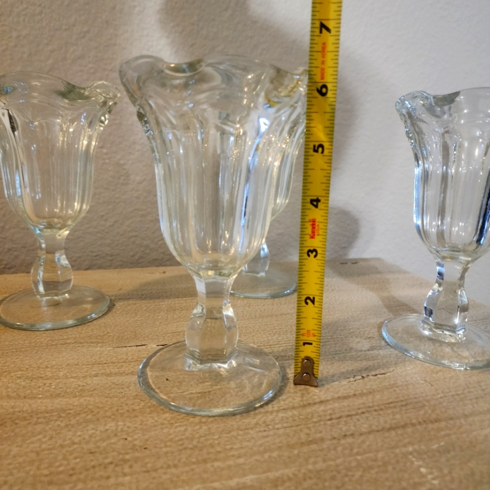 FOUR! SET OF 4 CLEAR FOOTED FLUTED TULIP STYLE DESSERT GLASSES - Picture 4 of 5